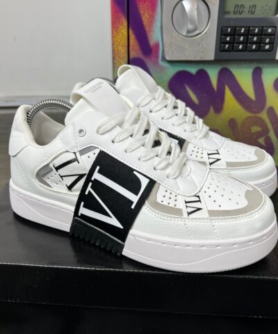 Valentino Garavani Black